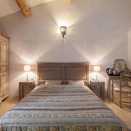 Bed and Breakfast La Louviere Des Bruyeres Robion en Luberon Habitación foto
