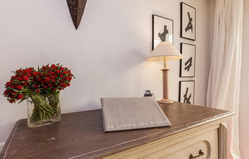 Bed and Breakfast La Louviere Des Bruyeres Robion en Luberon Habitación foto