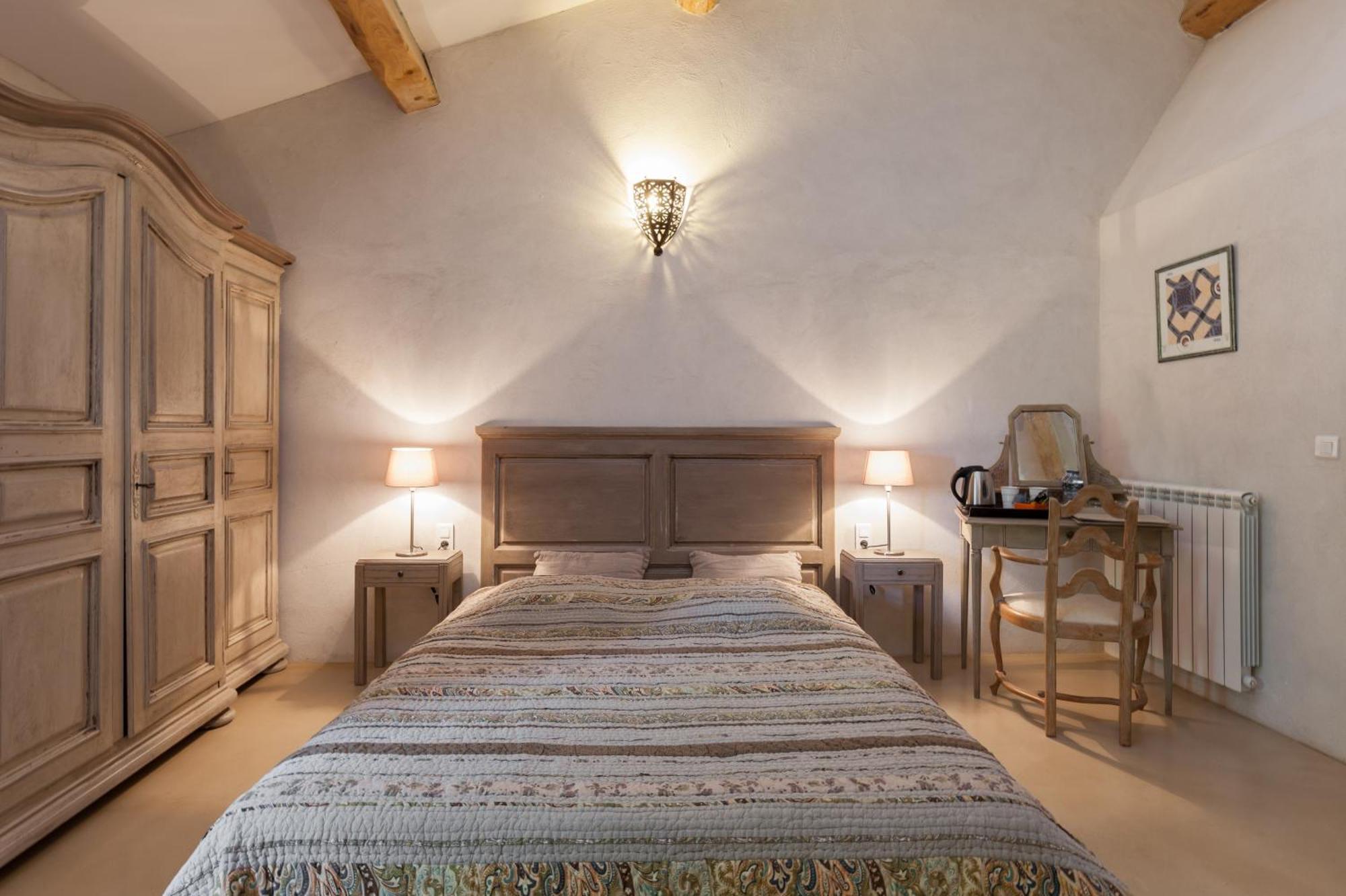 Bed and Breakfast La Louviere Des Bruyeres Robion en Luberon Habitación foto